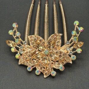 Elegant Gold Floral Hair Comb
